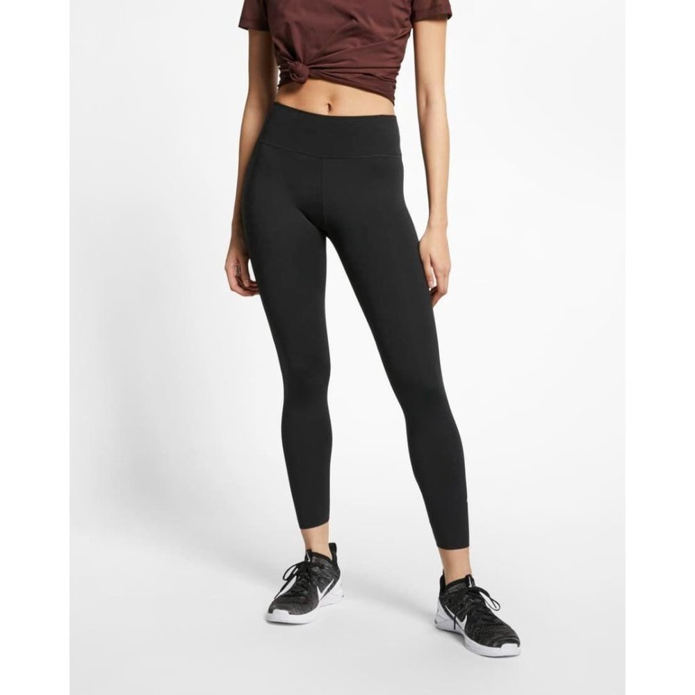 ❌❌SOLD❌❌ NIKE Dri Fit Luxe 7/8 Leggings Black - Picture 2 of 9